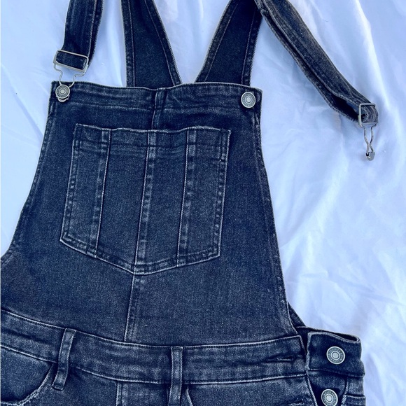 Black overalls. New with tags - Picture 5 of 5